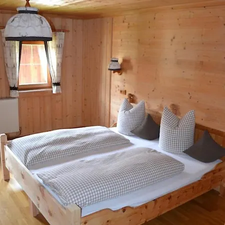 Ferienhaus Obersäuling Im Sommer